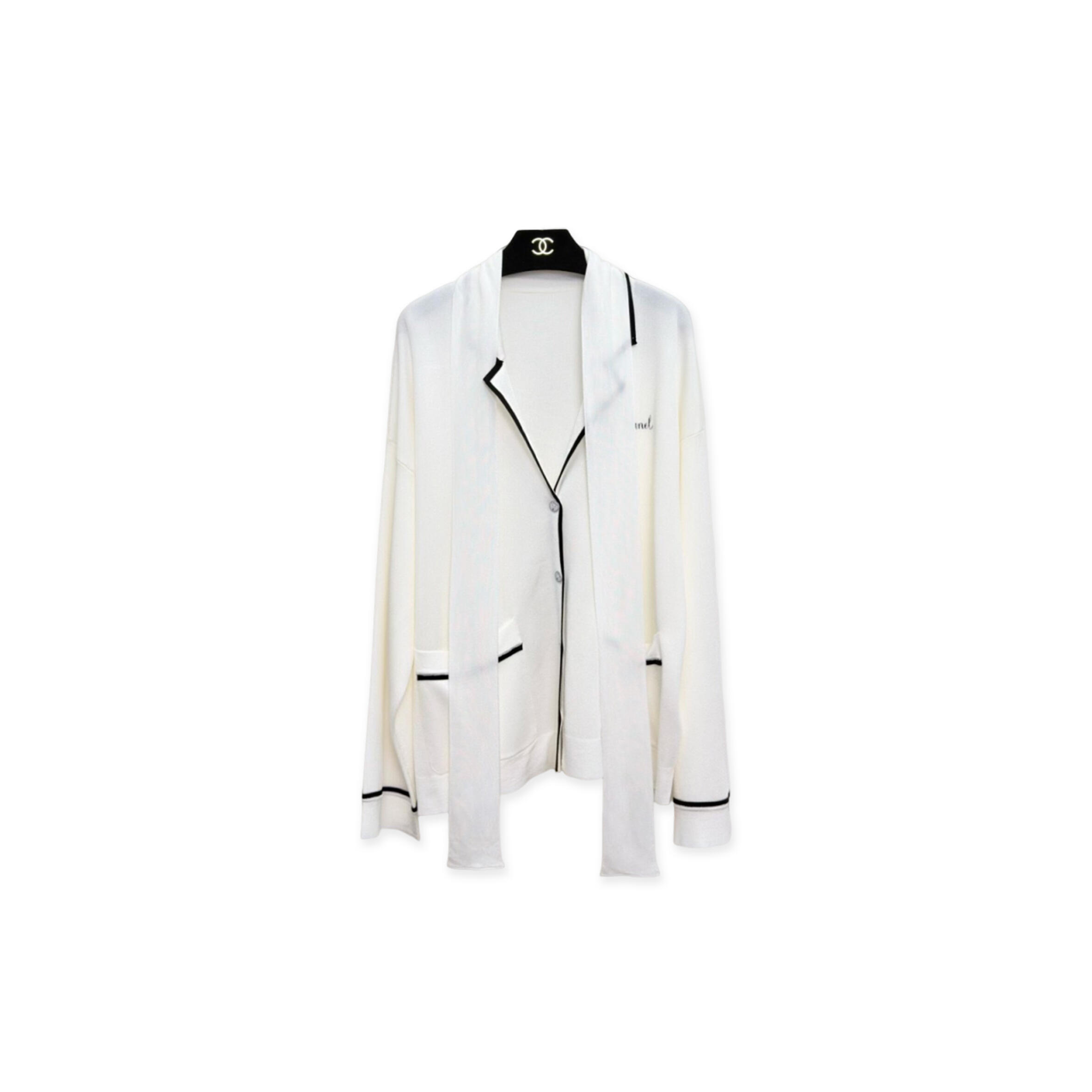 CHANEL WHITE LONG-SLEEVED LOUNGEWEAR